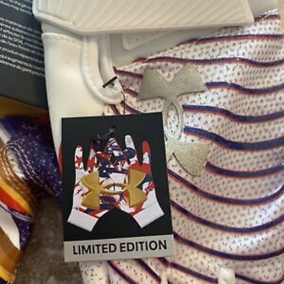 Under Armour Mens UA Blur Limited Edition Football Gloves 1360947-101 Size 2XL - Picture 3 of 5